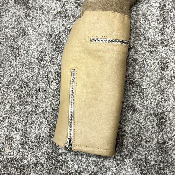 Beautiful warm jacket - Picture 4 of 8